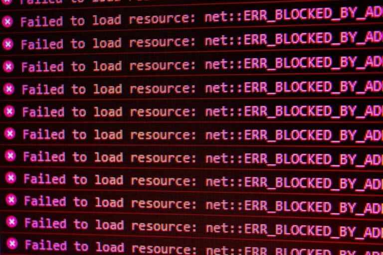 Erros de codigo computador por David Pupaza em unsplash